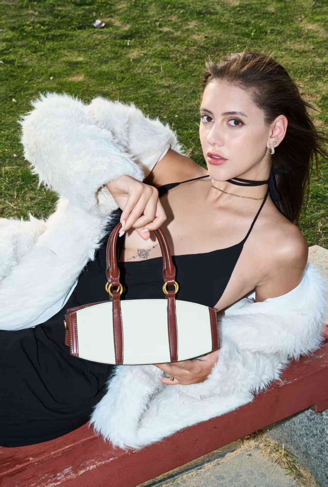 The small cowhide bag of the Coast series of the YOJINMI brand