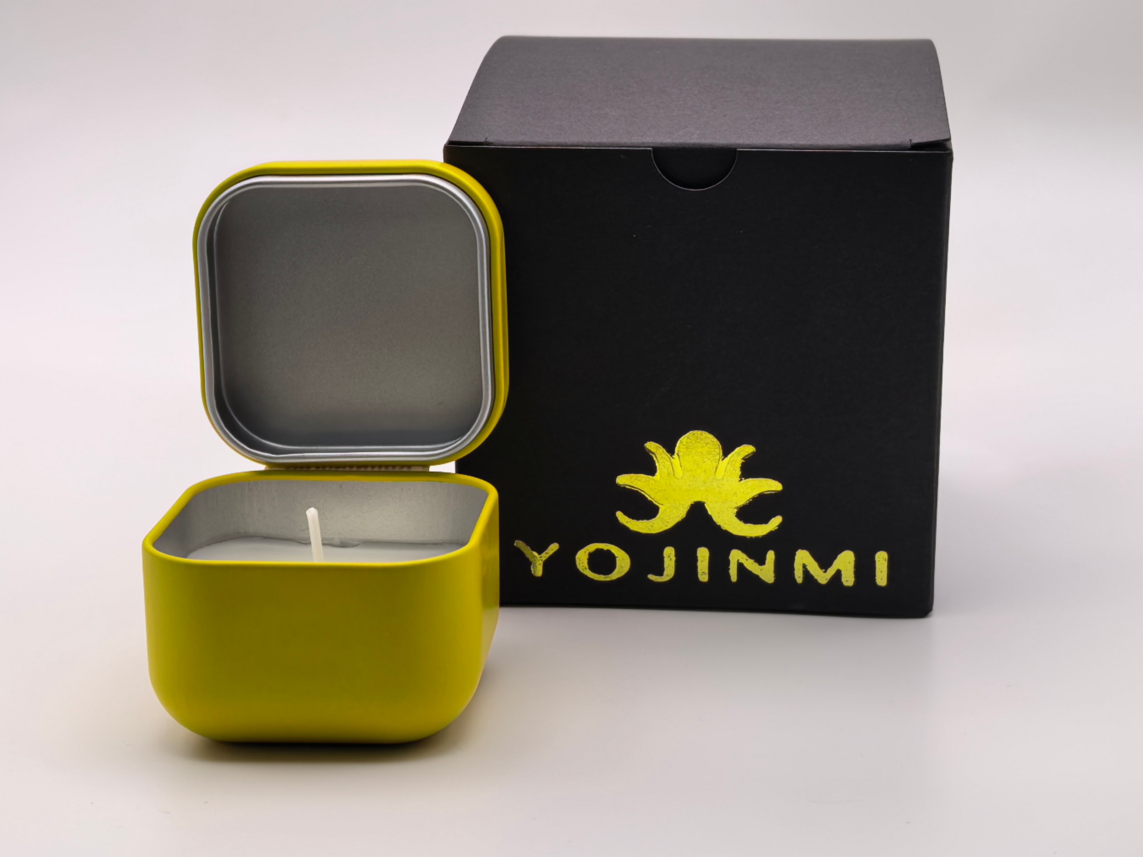 kaliningrad | Handcrafted Scented Candle with Amber & Frankincense Notes