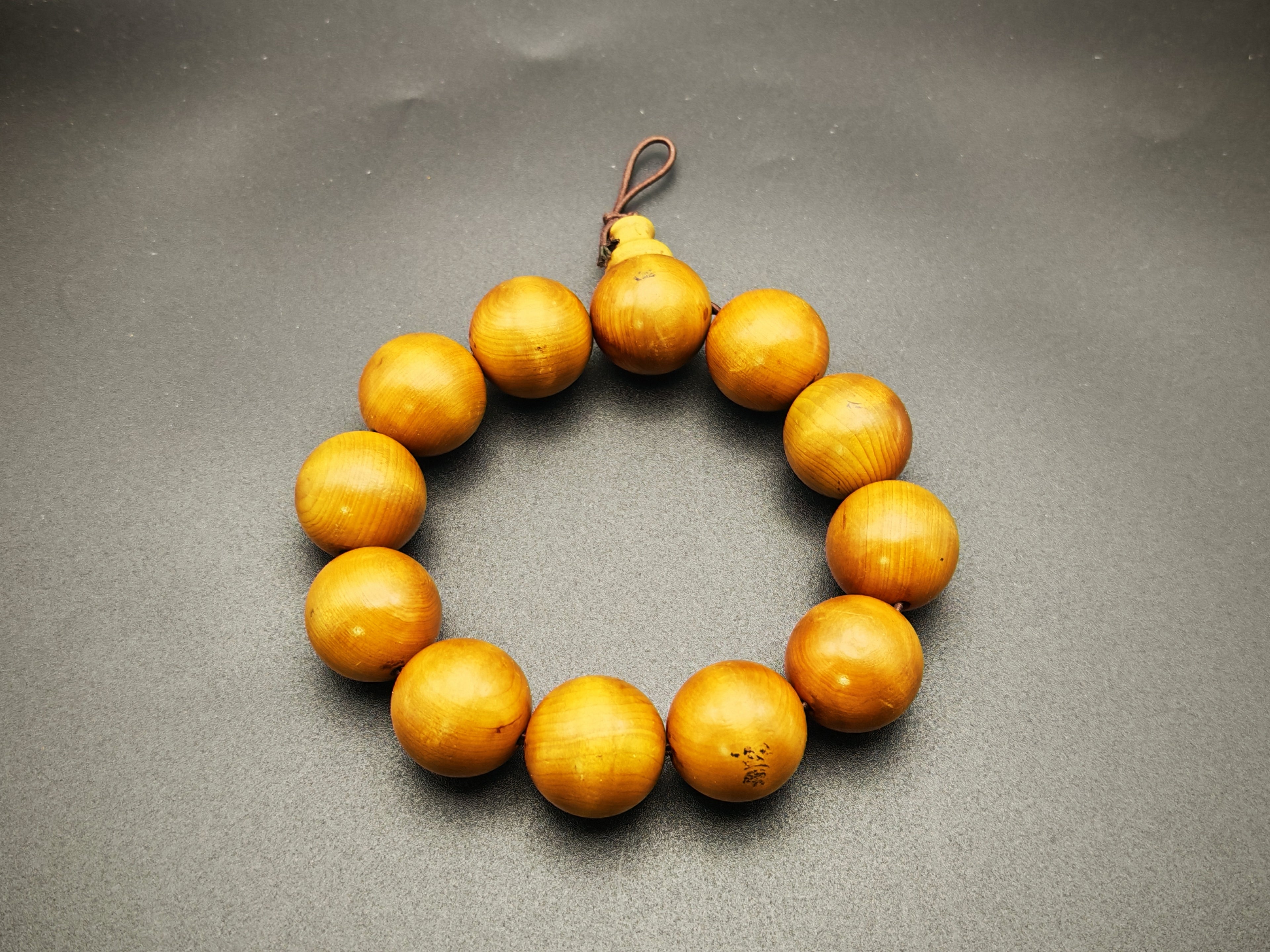 Lebanon Cedar — Taihang Arborvitae Bracelet, Luminous Grain