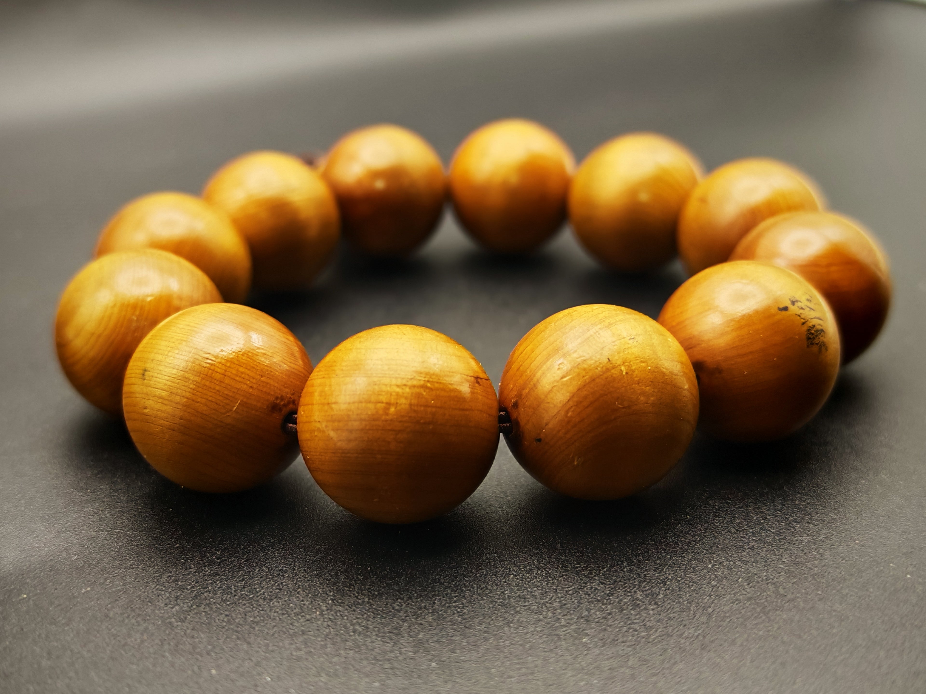 Lebanon Cedar — Taihang Arborvitae Bracelet, Luminous Grain